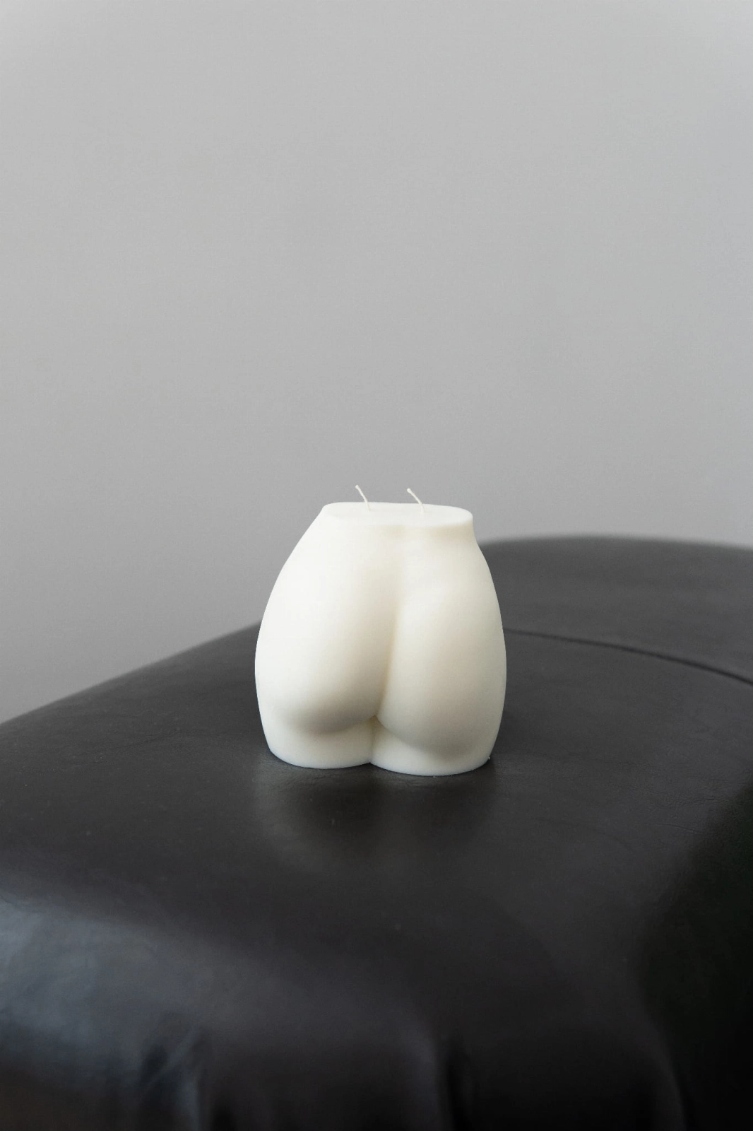 Duża świeca sojowa w kształcie pośladków Body Part Bottom XL