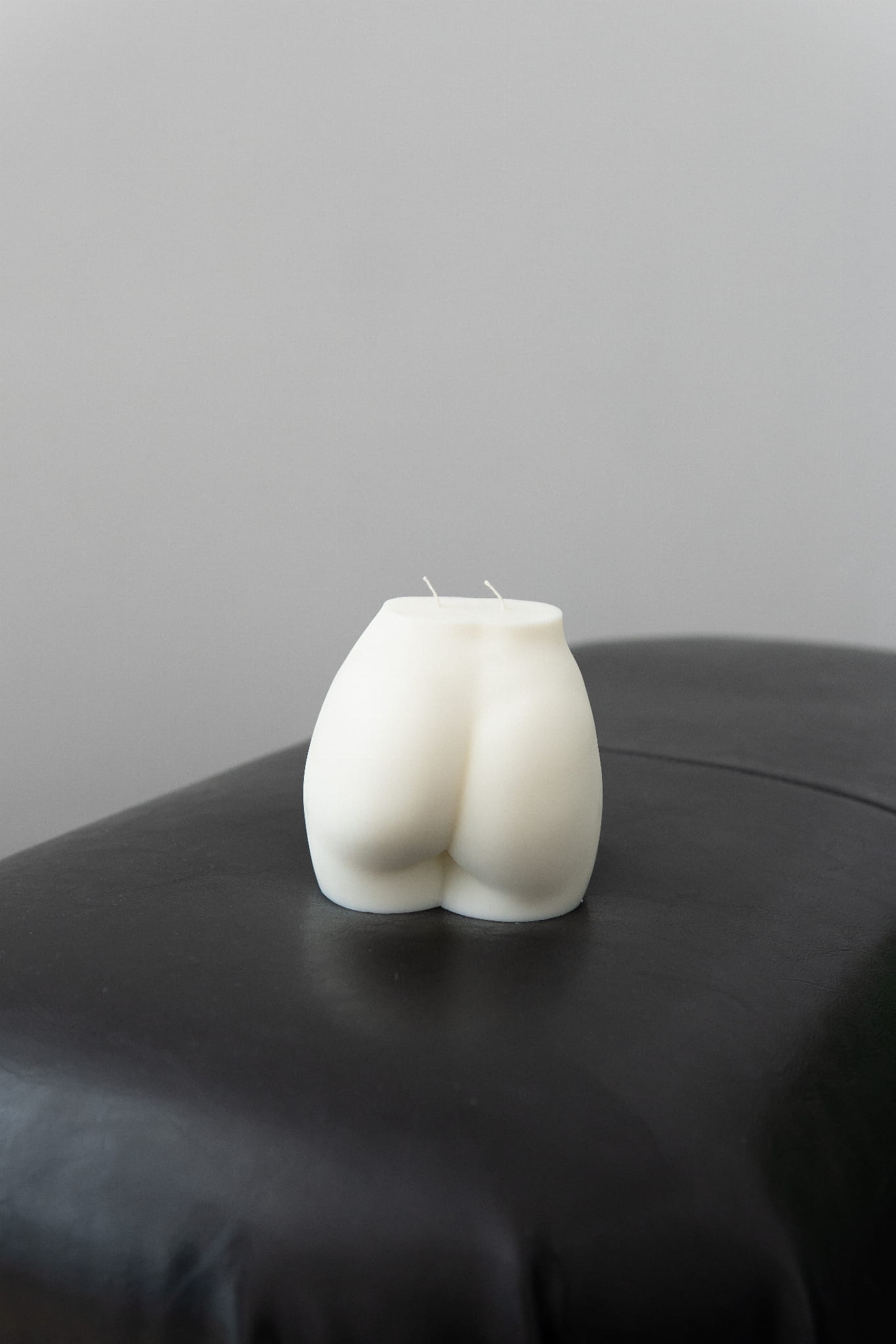 Duża świeca sojowa w kształcie pośladków Body Part Bottom XL